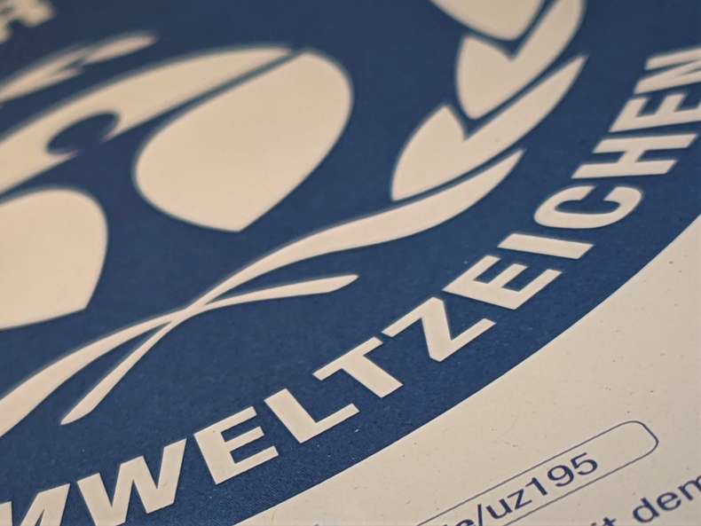 Ausschnitt vom Logo des Blauen Engels - nachhaltige Druckerei