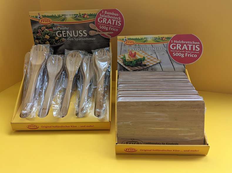 Individuell gestaltetes Regal- oder Verkaufsdisplays aus bedruckter Wellpappe für Küchenutensilien.